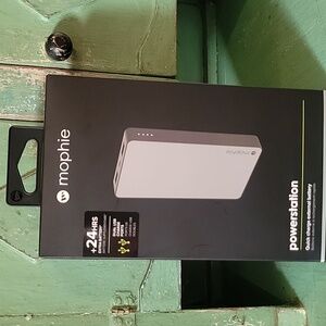 Mophie power station New In Package